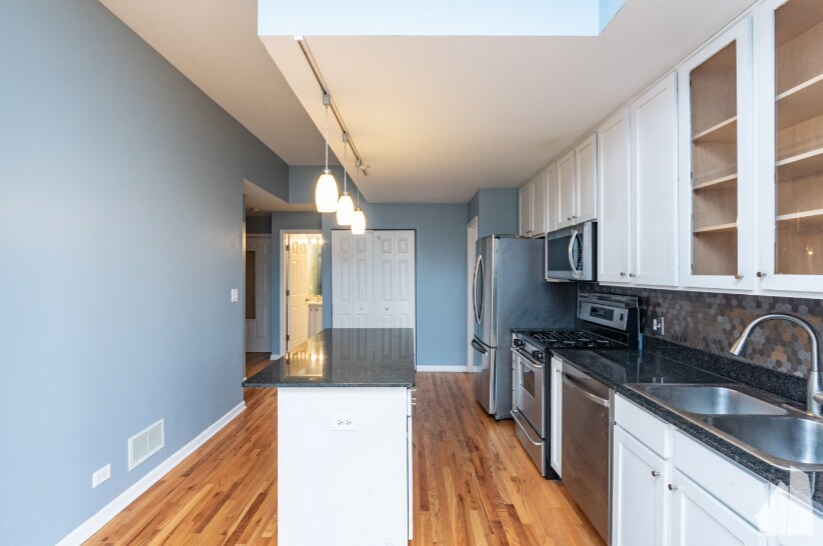 Building Photo - 2356 N Elston Ct