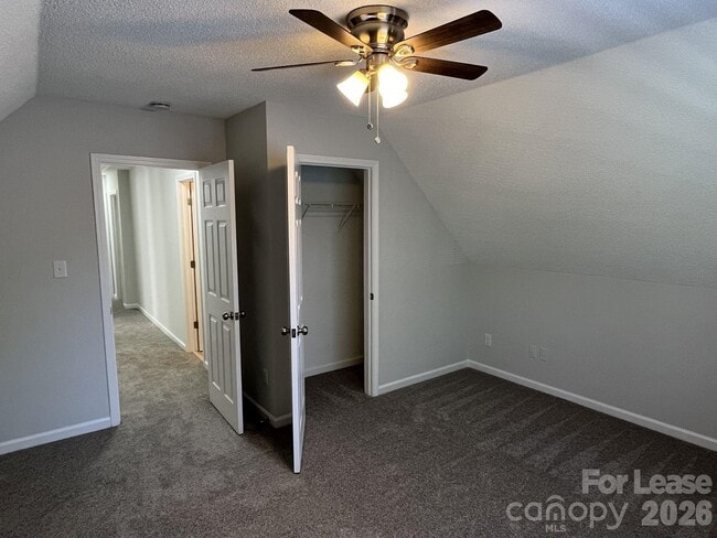 Building Photo - 5637 Hedgecrest Pl