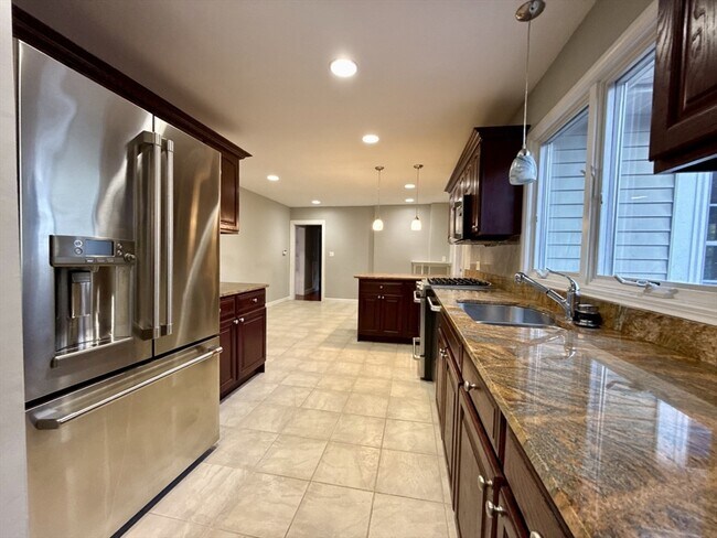 Building Photo - 3 Alaska Ave