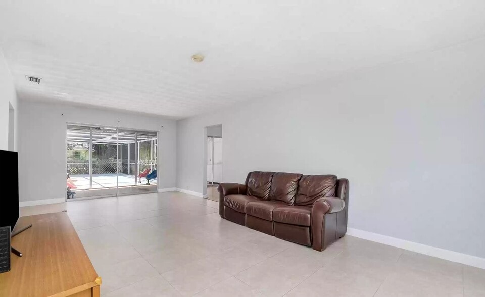 Building Photo - 282 W Laila Dr