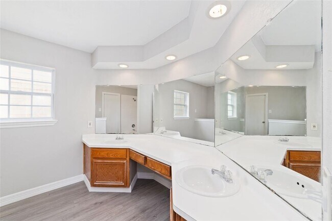Building Photo - 14651 Via Del Norte Dr