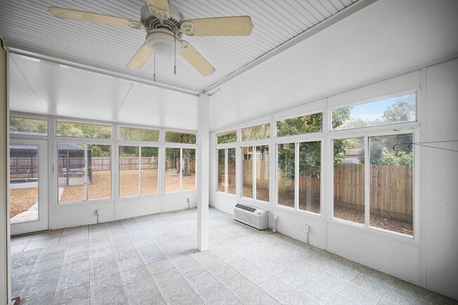 Building Photo - 11750 Village Green Dr