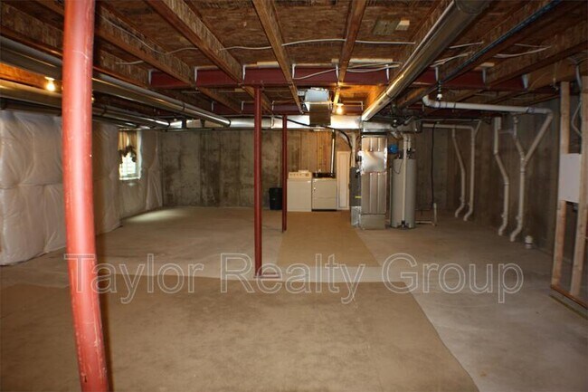 Building Photo - 14300 Waterside Ln