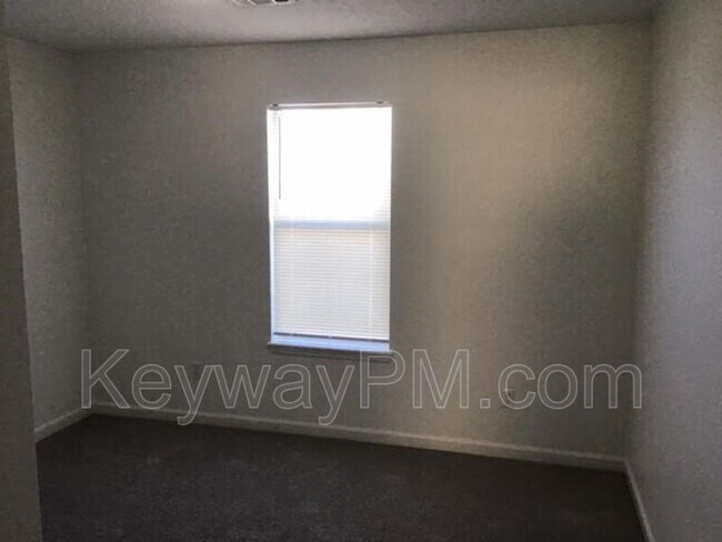 Building Photo - 119 Summerfield Cir