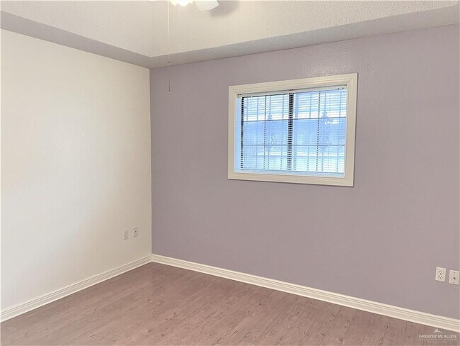 Building Photo - 16 N St