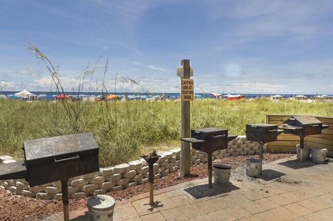 Building Photo - 401 E Beach Blvd