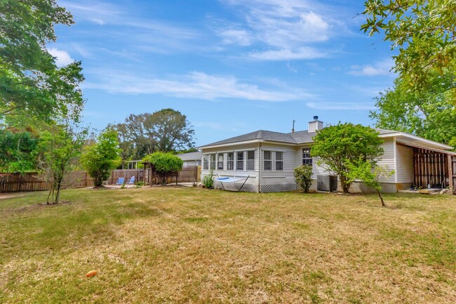 Building Photo - 3613 Burton Cir