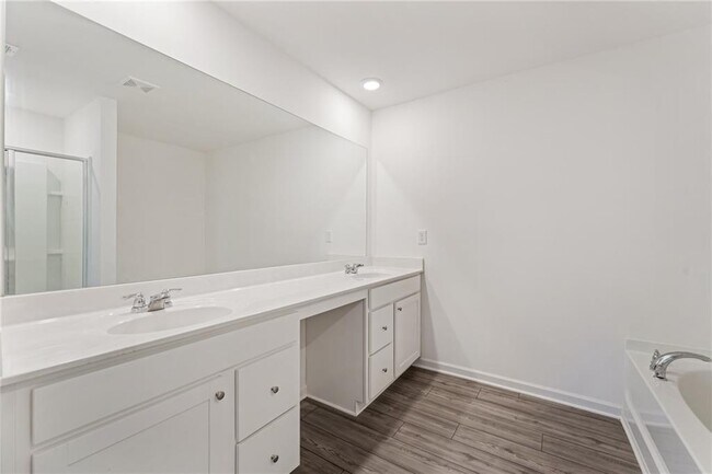 Building Photo - 649 Isom Walk