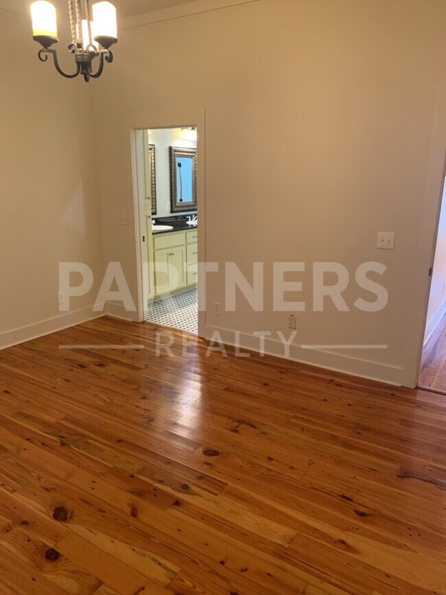 Building Photo - 19 Bungalow Ct