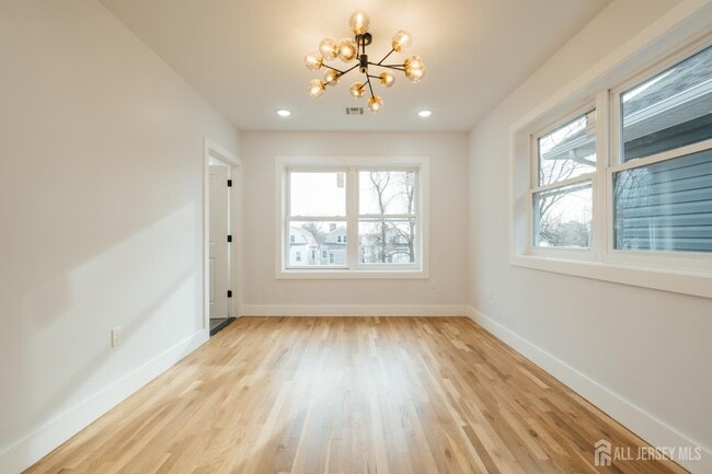 Building Photo - 90 Hollywood Ave