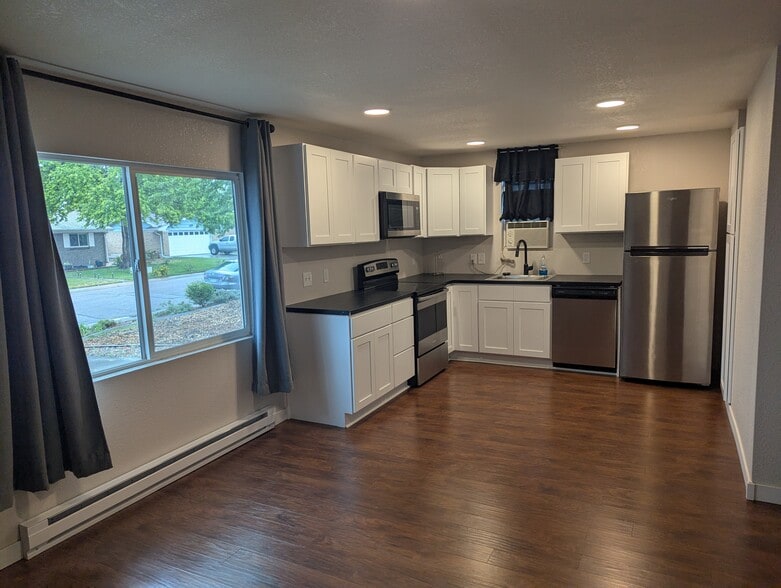 Open Kitchen - 8543 W Colorado Pl