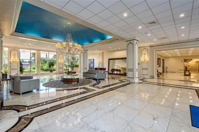 Building Photo - 5600 Collins Ave