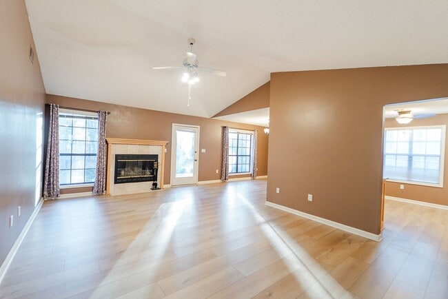 Building Photo - Charming 3 bedroom, 2 bath home that has been updated and is ready to be called home! This home h...