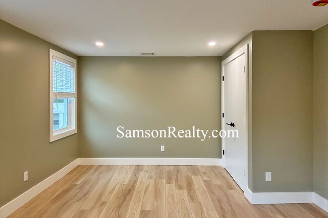 Building Photo - 129 Butler Dr
