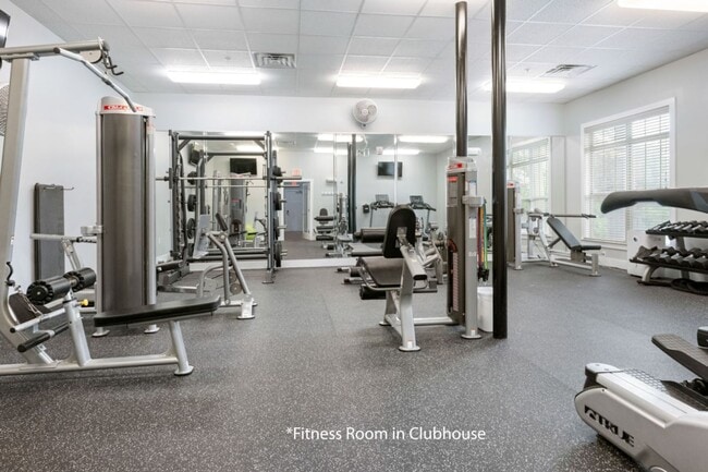 Building Photo - Studio Apartment in Melrose Heights- Close...