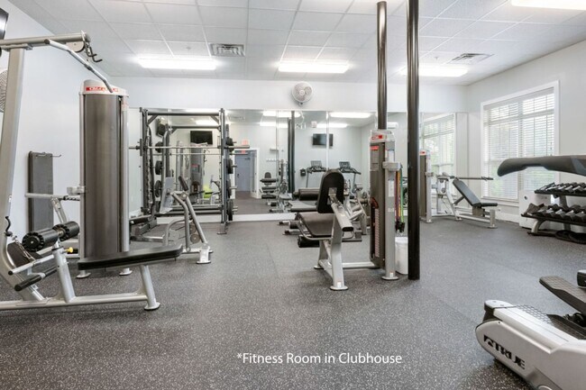 Building Photo - Studio Apartment in Melrose Heights Now Of...