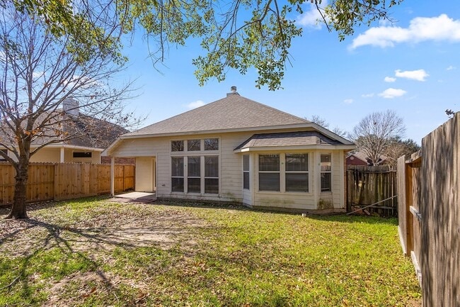 Building Photo - 6222 Founding Dr