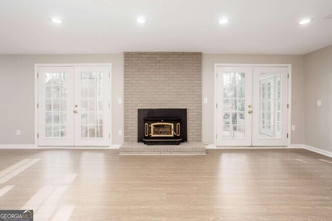 Building Photo - 5647 Queensborough Dr