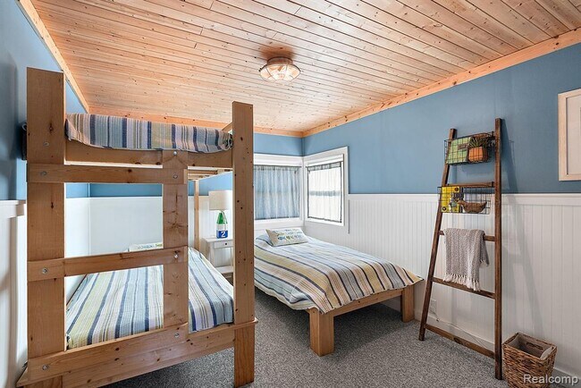 Building Photo - 222 Ackerson Lake Dr