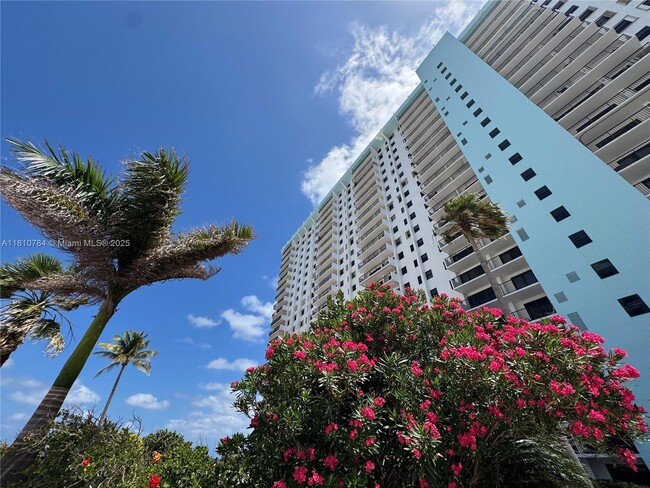Building Photo - 1201 S Ocean Dr