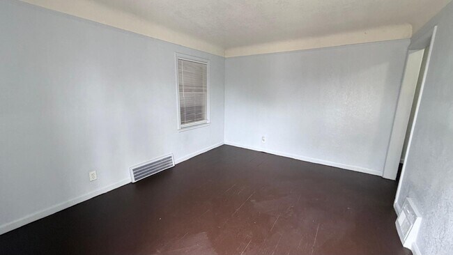 Building Photo - 18703 Waltham St