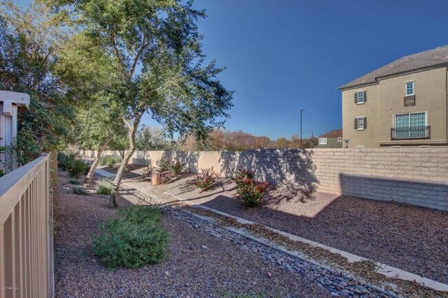 Building Photo - 1674 E Joseph Way