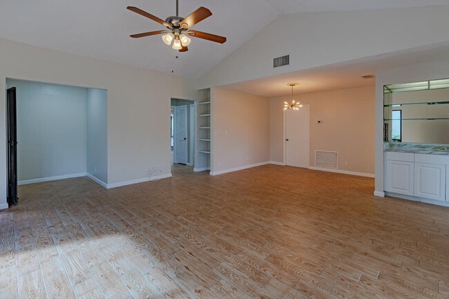 Building Photo - 2525 SW Egret Pond Cir