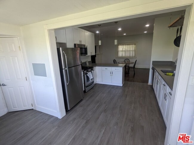 Building Photo - 4547 W 16th Pl