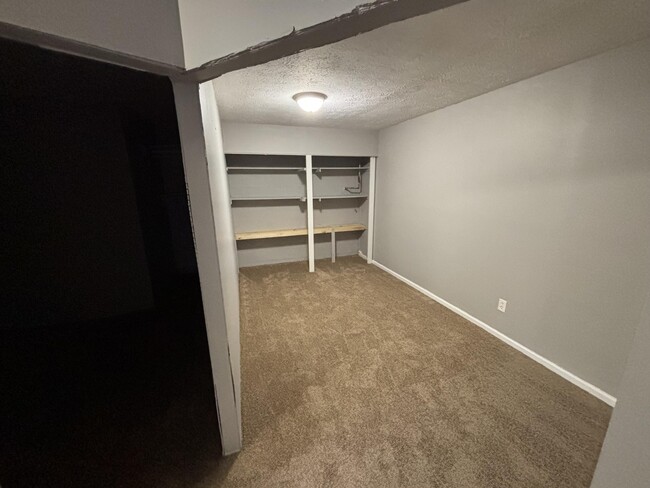 Building Photo - 1177 Mt Rushmore Way