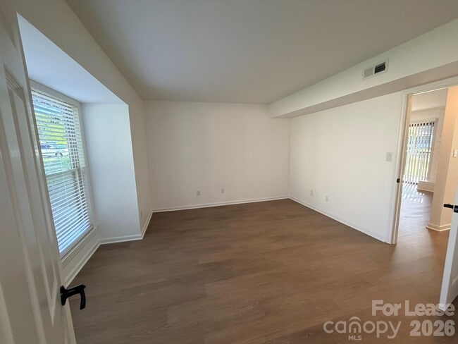 Building Photo - 11048 Cedar View Rd.