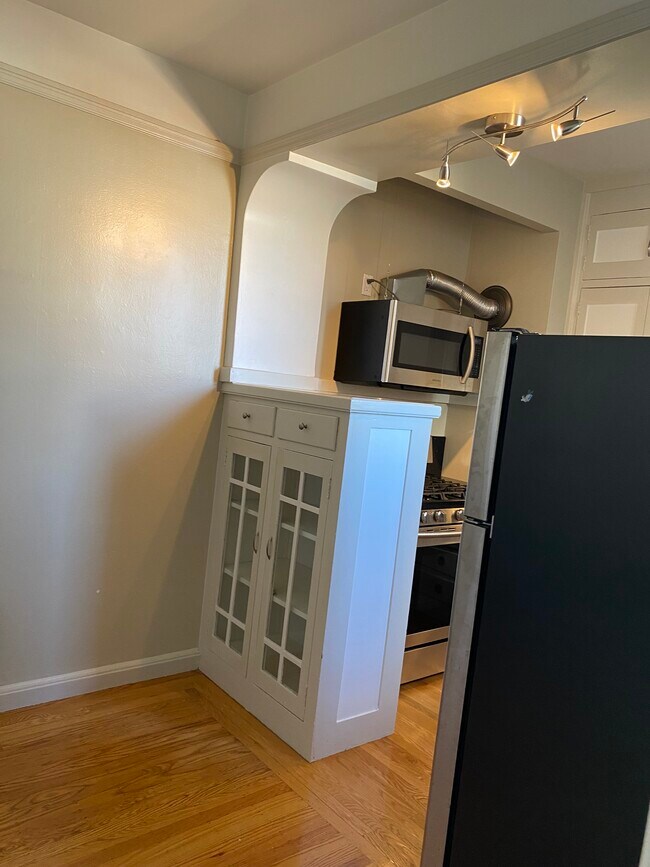 Building Photo - 741 14th St