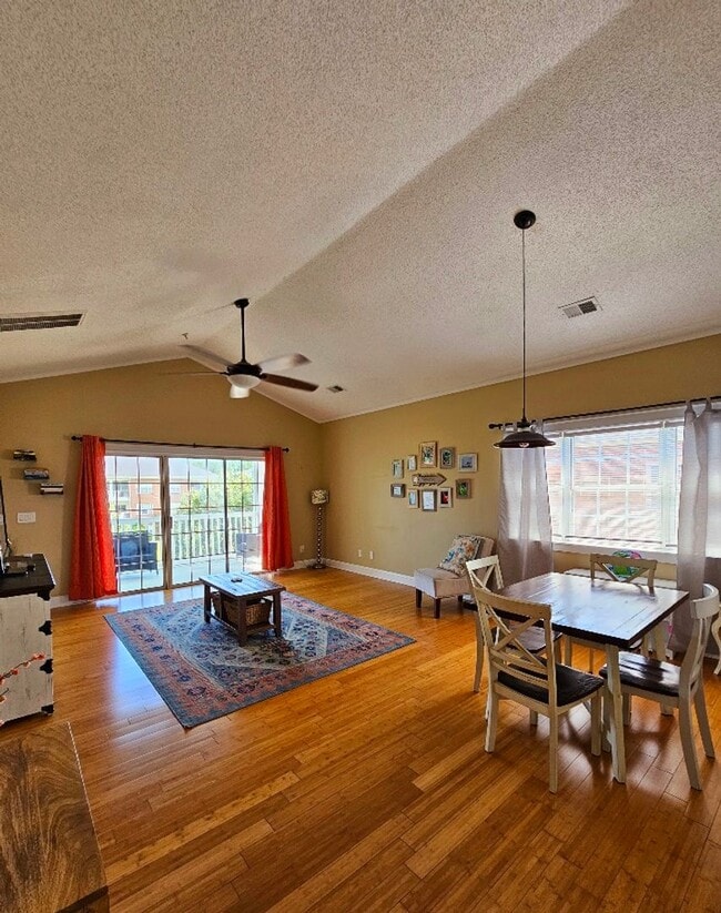 Building Photo - Azalea Lakes - Fully Furnished Long Term Rental in Myrtle Beach, SC