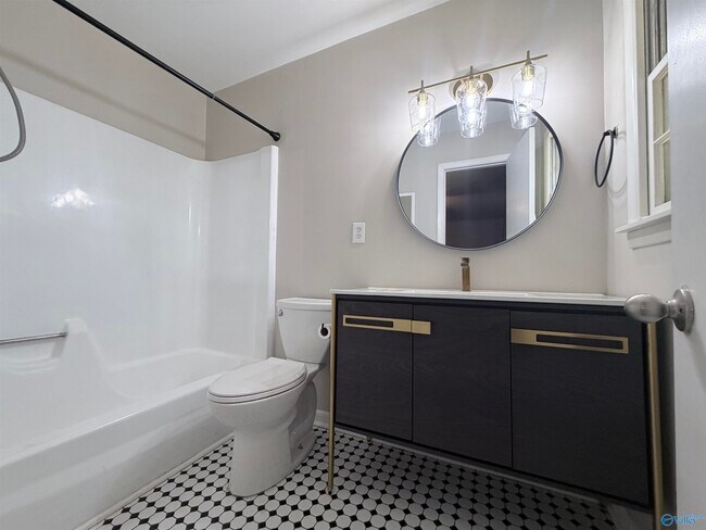 Building Photo - 8711 Edgehill Dr SE