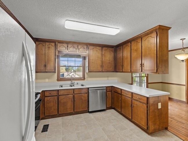 Building Photo - 115 Gaylor Dr