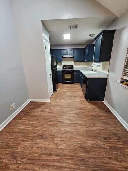 Dinning Area - 511 Brian Ln