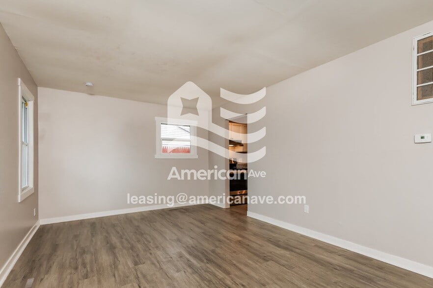 Building Photo - 3921 Palmerston Ave