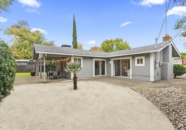 Building Photo - 154 Baxter Ave