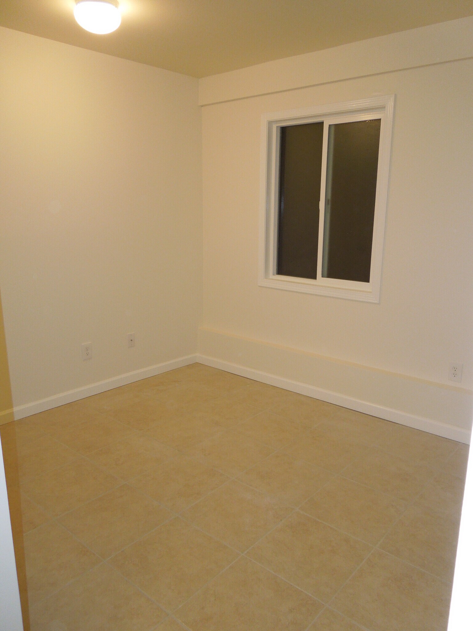 Building Photo - 250 Allen Dr