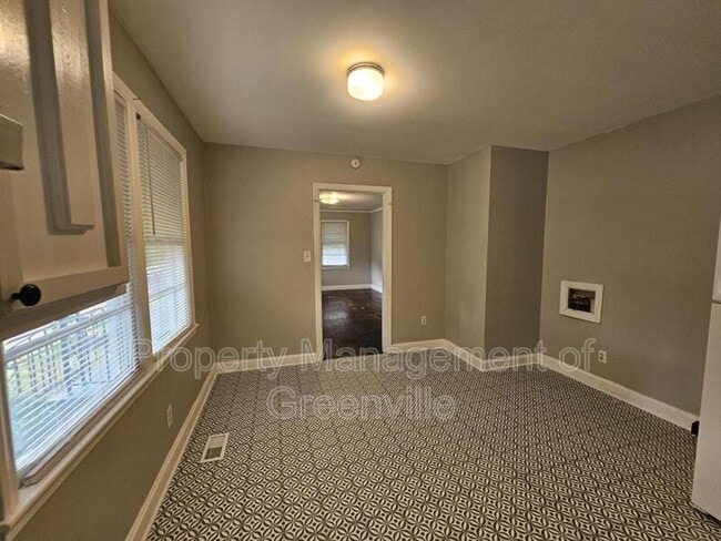 Building Photo - 6 Prosperity Ave