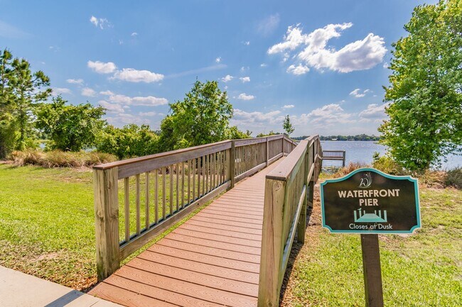 Building Photo - Resort Style Living! Stunning 3/2.5 Townhome in Waterleigh! Available April!