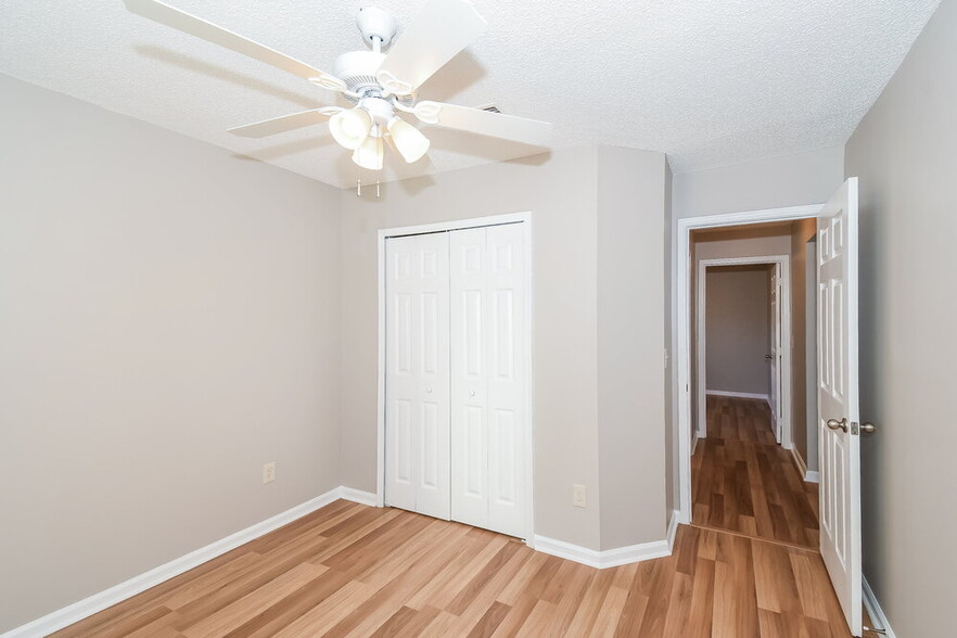 Building Photo - 13146 Staffordshire Dr S