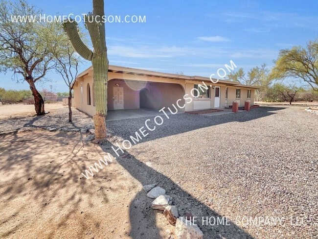 Building Photo - 8905 N Hickory Dr