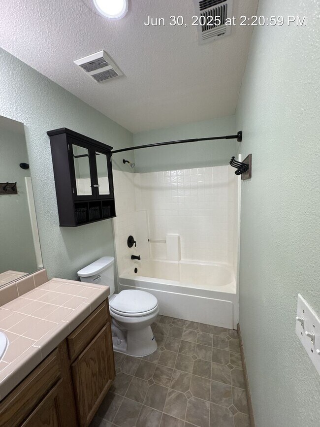 Building Photo - 3969