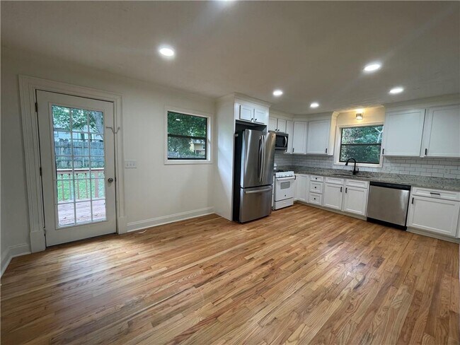 Building Photo - 106 Spring Way