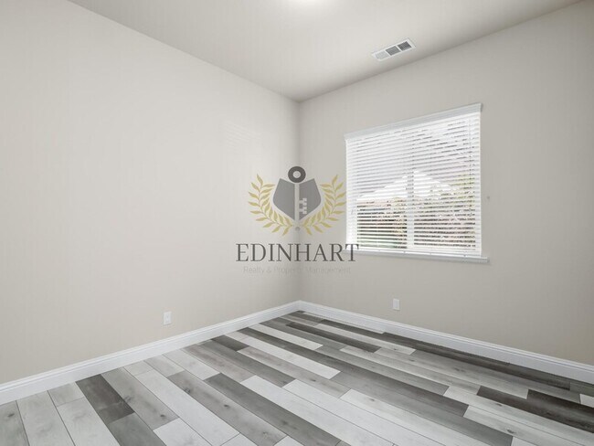 Building Photo - 1026 E Carnoustie Ave