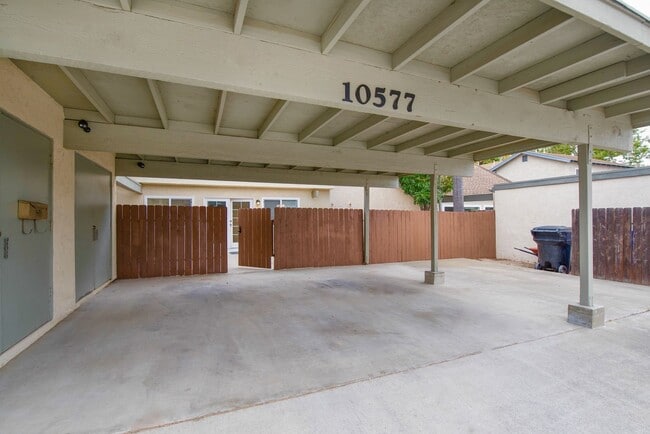 Building Photo - Welcome to this stunning 4-bedroom, 3-bathroom home in Tierrasanta