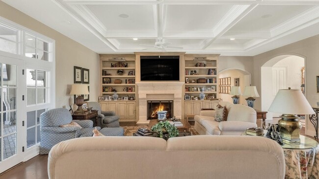 Building Photo - 6248 E Montecito Ave