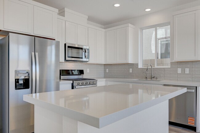 Building Photo - 8484 W Agate Ave