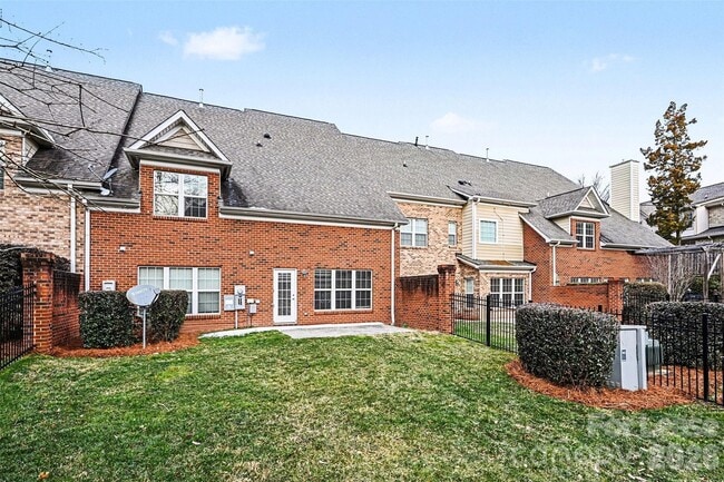 Building Photo - 5623 Triveny Rd