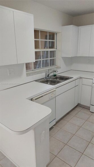 Building Photo - 7083 SW 158th Ct